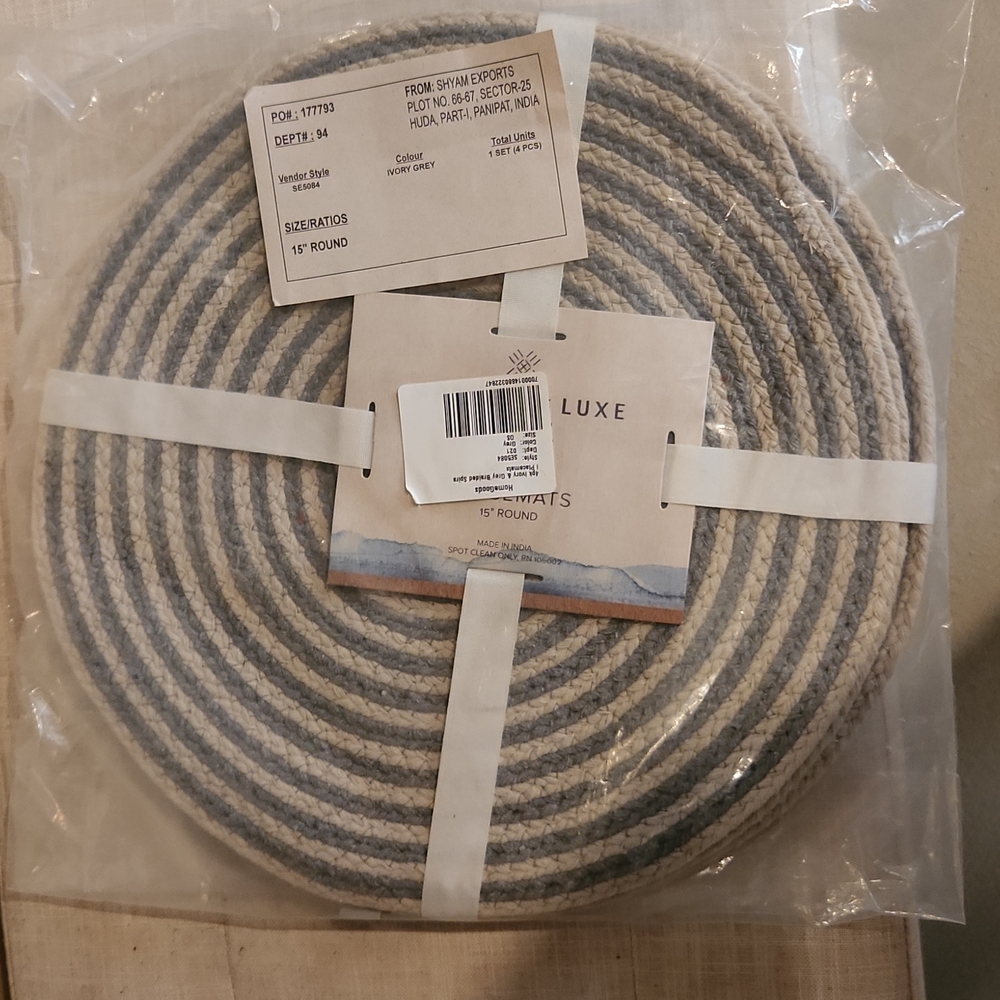 4 piece set placemats